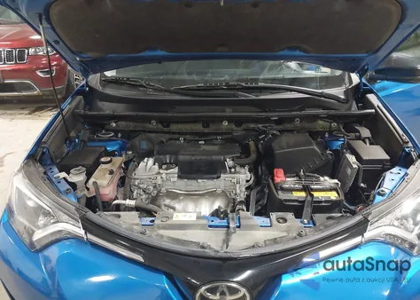 2017 Toyota Rav4 Le z USA, uszkodzony, nr VIN JTMBFREV2HJ708403